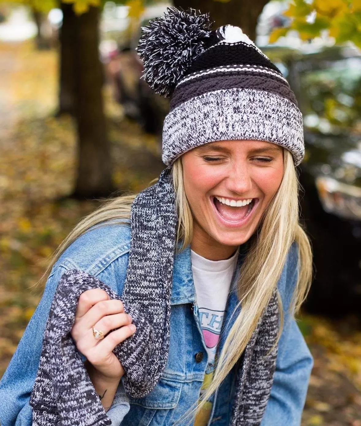 Women'S Ridiculously Soft Chunky Knit Pom-Pom Beanie | Nayked Apparel Outlet