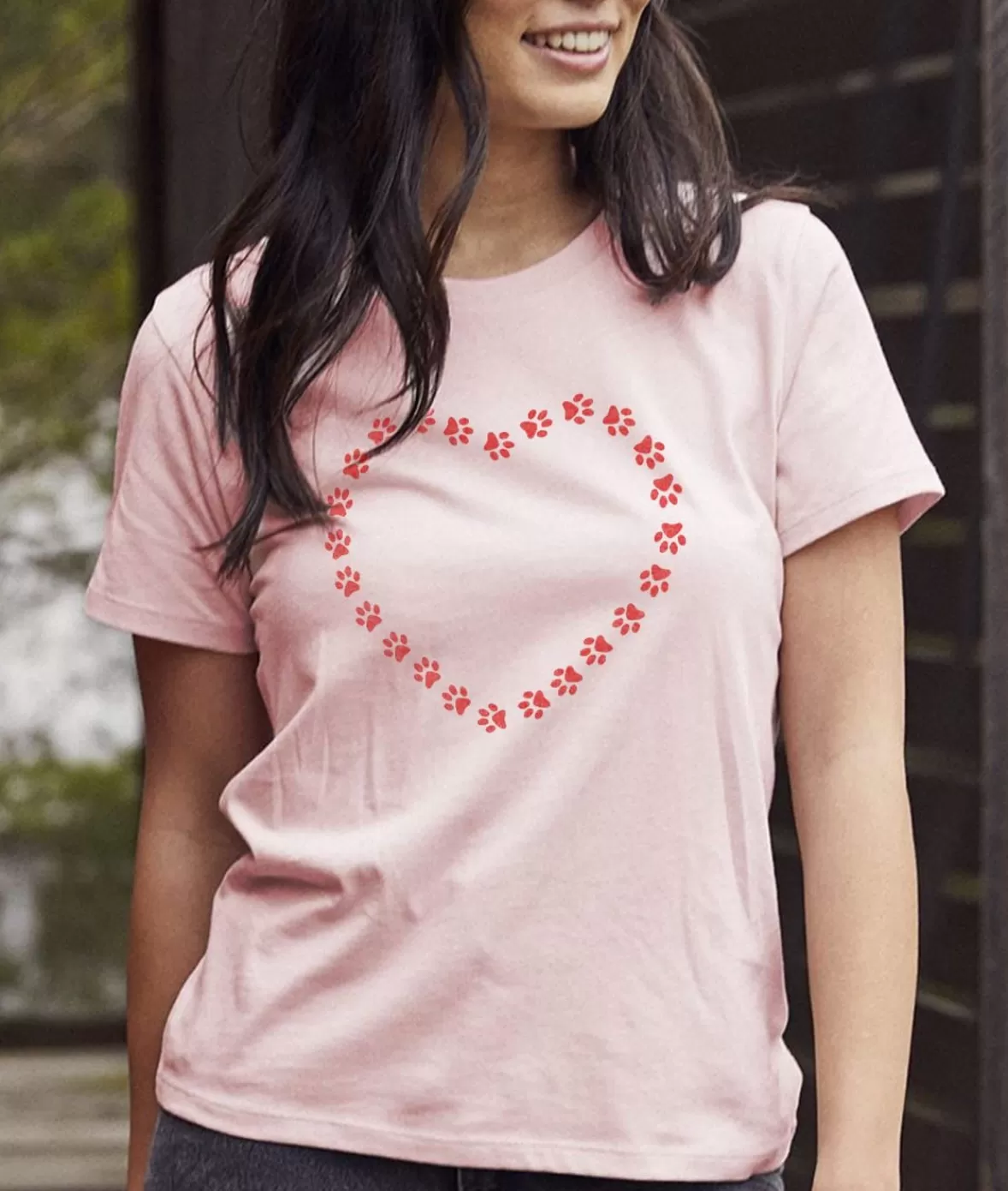 Women'S Soft Go-To Graphic T-Shirt | Trailing Paws Heart | Nayked Apparel Store